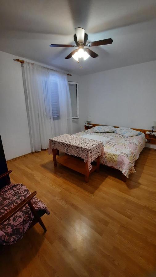 Apartment Pinoapplosinj Veli Losinj Exterior photo
