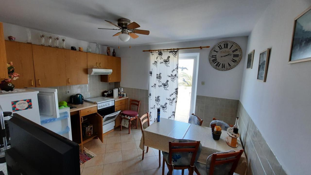 Apartment Pinoapplosinj Veli Losinj Exterior photo